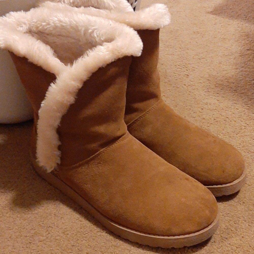 Universal Thread sherpa boots size 11